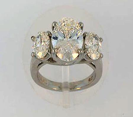 Platinum Oval Center Diamond Engagement Ring                    A36514