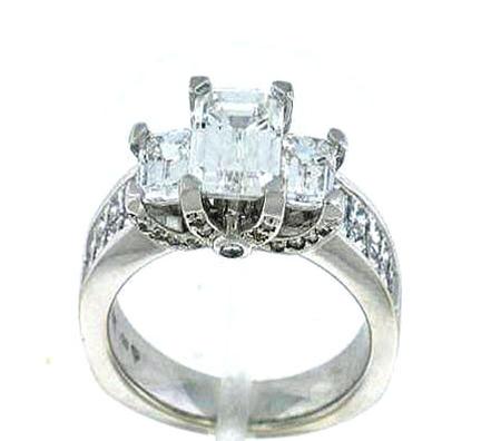 18kt White Gold Emerald Cut Diamond Engagement Ring        F5139