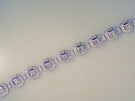 14k White Gold Diamond Bracelet                   F5201