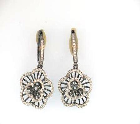 14k White Gold Flower Diamond Earrings              17-00106