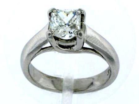 Platinum Radiant Cut Diamond Engagement Ring                       D710