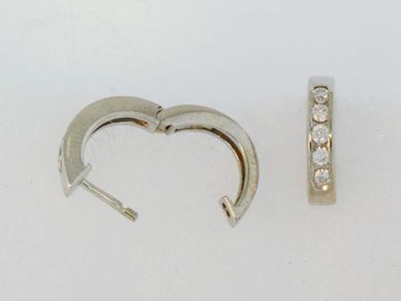14k White Gold Diamond Earrings                  F5217